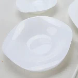 1-NCSP85T-SHULOPAL-break-resistant-plates-8.5inch-clover.webp
