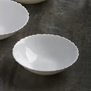 1-NHQW65T-SHULOPAL-white-stylish-kitchenware-6.5inch-all-purpose-bowl-spinning.webp